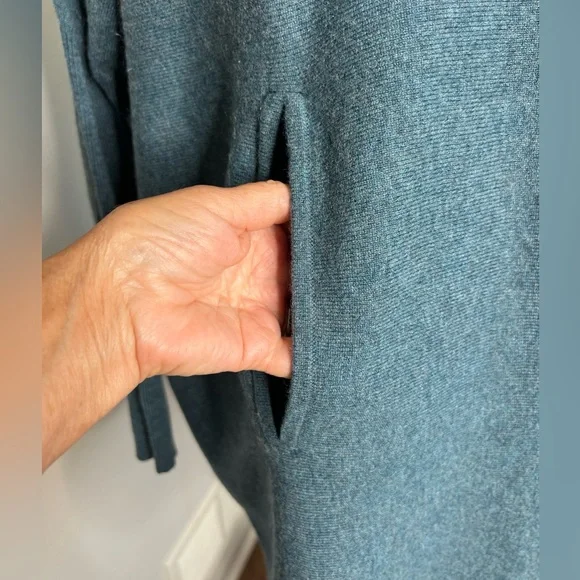 Garnet Hill Sweater Blue Wool Cashmere Oversized Turtleneck Pockets Casual MD - Picture 8 of 12